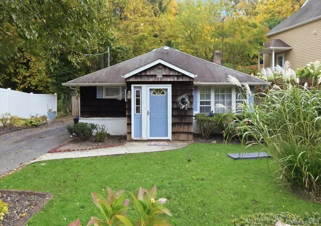 Photo 1 of Single family home for sale at 19 Bankside Dr, Huntington, NY 11721 | MLS# 1067616 | Listing updated on 2026-10-29