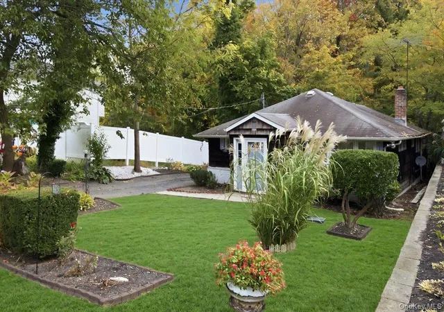 Photo 3 of Single family home for sale at 19 Bankside Dr, Huntington, NY 11721 | MLS# 1067616 | Listing updated on 2026-10-29