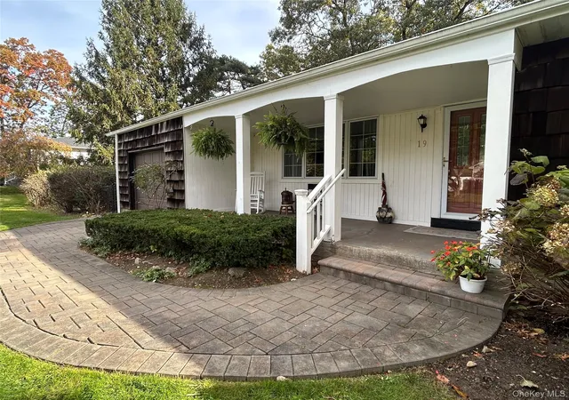Photo 1 of Single family home for sale at 19 New York Ave, Brookhaven, NY 11776 | MLS# 1067640 | Listing updated on 2026-10-28