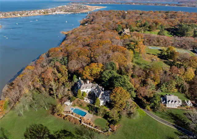 Photo 3 of Single family home for sale at 112 Horseshoe Rd, Oyster Bay, NY 11765 | MLS# 1067662 | Listing updated on 2026-10-28