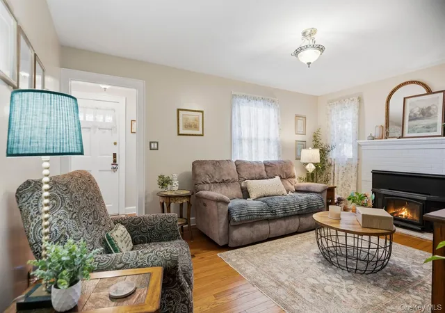 Photo 4 of Single family home for sale at 82 Pardee Ave, Islip, NY 11751 | MLS# 1067688 | Listing updated on 2026-10-28