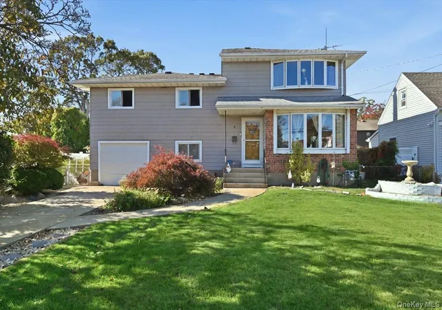 Single family home for sale at 4 Mayflower Ave, Oyster Bay, NY 11762 | MLS# 1067692