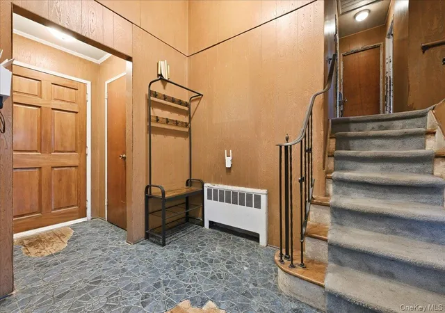 Photo 3 of Single family home for sale at 4 Mayflower Ave, Oyster Bay, NY 11762 | MLS# 1067692 | Listing updated on 2026-10-29