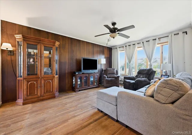 Photo 4 of Single family home for sale at 4 Mayflower Ave, Oyster Bay, NY 11762 | MLS# 1067692 | Listing updated on 2026-10-29