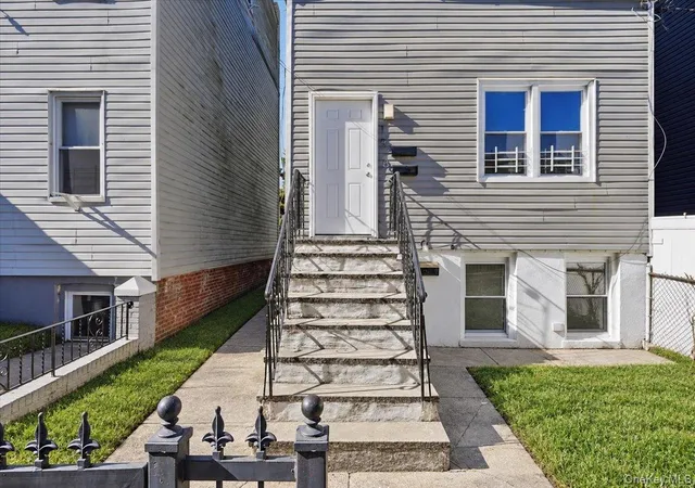 Photo 2 of House for sale at 198 Shepherd Ave, New York, NY 11208 | MLS# 1067761 | Listing updated on 2026-10-29