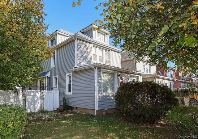 Single family home for sale at 23701 Fairbury Ave, New York, NY 11426 | MLS# 1067786
