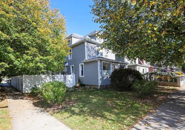 Photo 1 of Single family home for sale at 23701 Fairbury Ave, New York, NY 11426 | MLS# 1067786 | Listing updated on 2026-10-29
