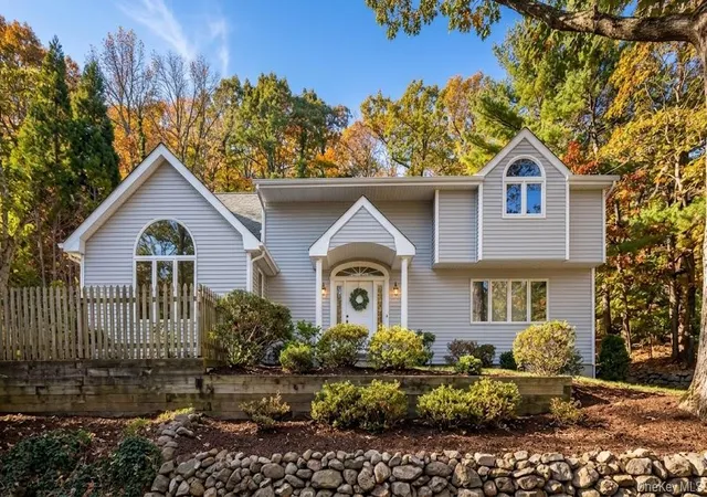Photo 1 of Single family home for sale at 22 Stiles Dr, Huntington, NY 11747 | MLS# 1067800 | Listing updated on 2026-10-29