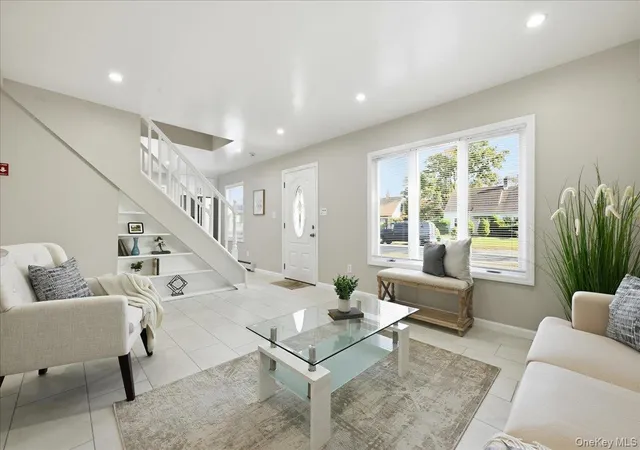 Single family home for sale at 4 Clover Ln, North Hempstead, NY 11590 | MLS# 1067833