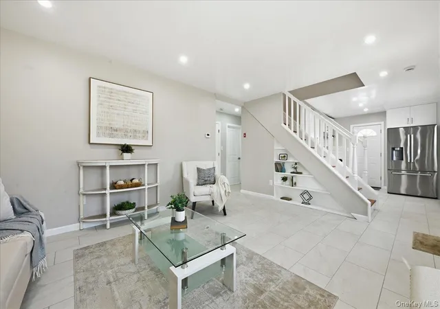 Photo 3 of Single family home for sale at 4 Clover Ln, North Hempstead, NY 11590 | MLS# 1067833 | Listing updated on 2026-10-29