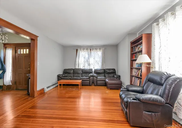 Photo 1 of Single family home for sale at 155 Berry Hl Rd, Oyster Bay, NY 11791 | MLS# 1067840 | Listing updated on 2026-10-29