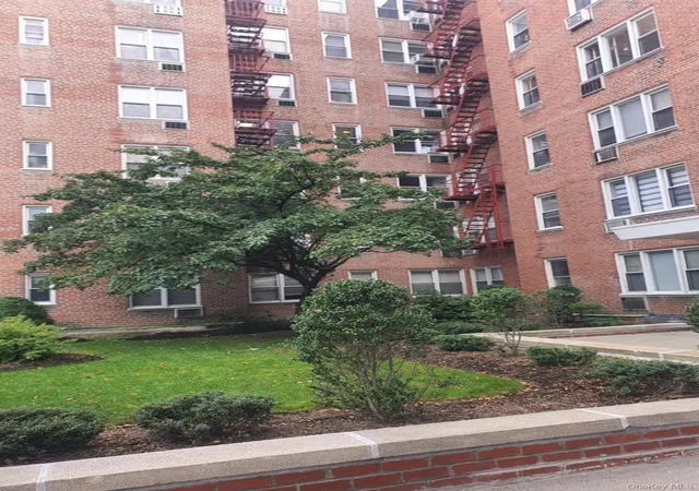 Photo 3 of House for sale at 1 Sadore Ln #3u, Yonkers, NY 10710 | MLS# 1067847 | Listing updated on 2026-10-28