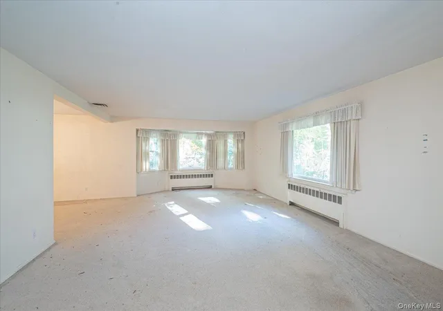 Photo 4 of Single family home for sale at 1 Beck Pl, Huntington, NY 11743 | MLS# 1067858 | Listing updated on 2026-10-29