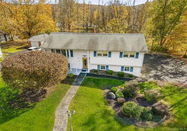 Photo 2 of Single family home for sale at 33 Sneed St, Mamakating, NY 12790 | MLS# 1067860 | Listing updated on 2026-10-29