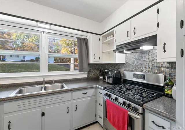 Photo 3 of Single family home for sale at 173 Roosevelt Rd, Hyde Park, NY 12538 | MLS# 1067892 | Listing updated on 2026-10-29