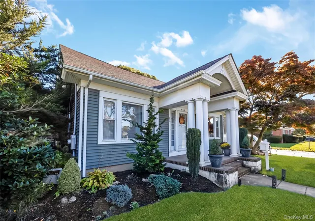 Photo 2 of Single family home for sale at 466 N Wellwood Ave, Babylon, NY 11757 | MLS# 1067936 | Listing updated on 2026-10-29