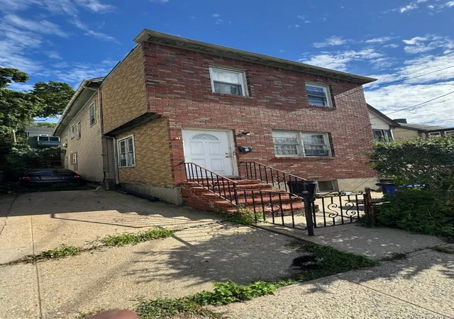 Photo 2 of House for sale at 41 S Terrace Ave, Mount Vernon, NY 10550 | MLS# 1067938 | Listing updated on 2026-10-29