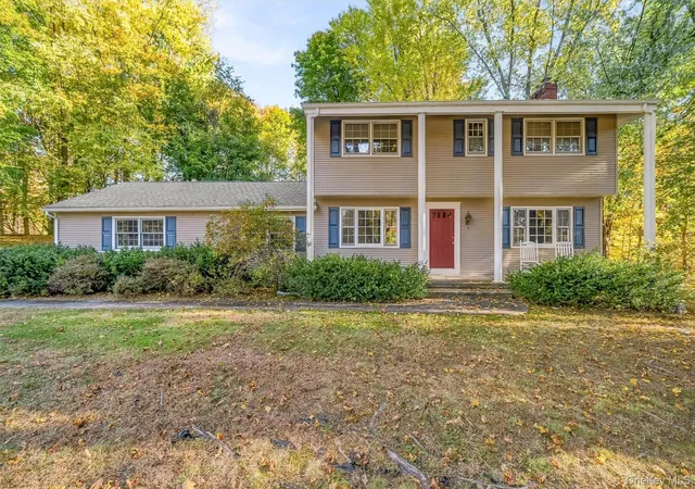 Photo 2 of Single family home for sale at 3 Canterbury Ln, Ramapo, NY 10901 | MLS# 1067973 | Listing updated on 2026-10-30