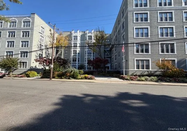 Condo for sale at 1175 E Broadway #3-G, Hempstead, NY 11557 | MLS# 1067977