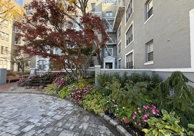 Photo 3 of House for sale at 1175 E Broadway #3-G, Hempstead, NY 11557 | MLS# 1067977 | Listing updated on 2026-10-29