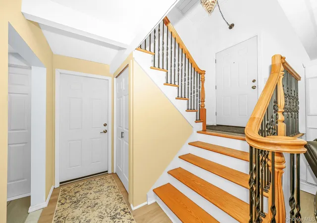 Photo 4 of Single family home for sale at 79 Snowberry Ln, Islip, NY 11749 | MLS# 1068027 | Listing updated on 2026-10-30