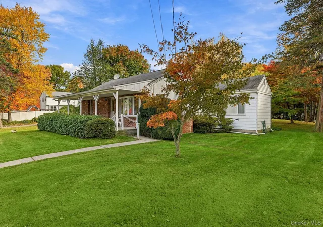 Photo 2 of Single family home for sale at 8 Knollwood Dr, Ossining, NY 10562 | MLS# 1068028 | Listing updated on 2026-10-30