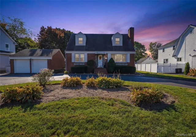 Single family home for sale at 215 Oak St, Hempstead, NY 11710 | MLS# 1068058