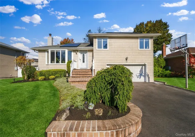 Photo 1 of Single family home for sale at 28 Roxton Rd, Oyster Bay, NY 11803 | MLS# 1068059 | Listing updated on 2026-10-30
