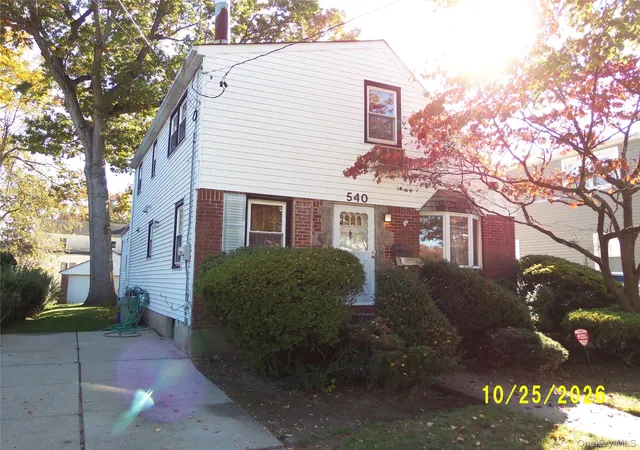 Photo 2 of Single family home for sale at 540 Stratford Rd, Hempstead, NY 11550 | MLS# 1068076 | Listing updated on 2026-10-29