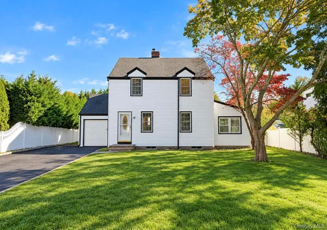 Photo 1 of Single family home for sale at 77 Juniper Ave, Smithtown, NY 11787 | MLS# 1068083 | Listing updated on 2026-10-29