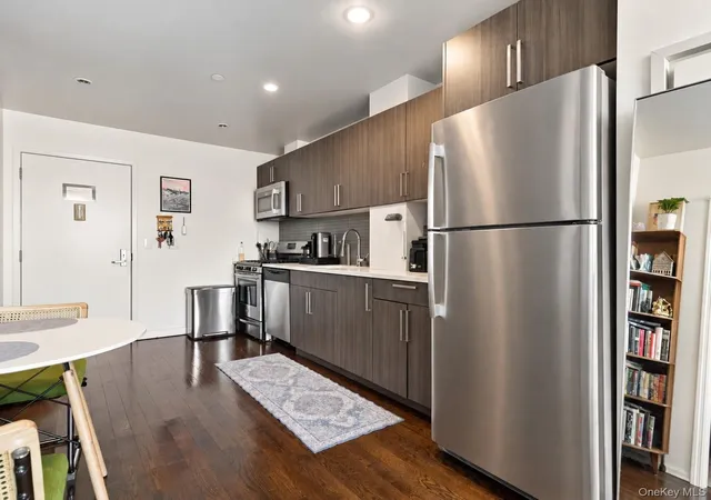 Photo 2 of Condo for sale at 12 15 Broadway #804, New York, NY 11106 | MLS# 1068086 | Listing updated on 2026-10-29