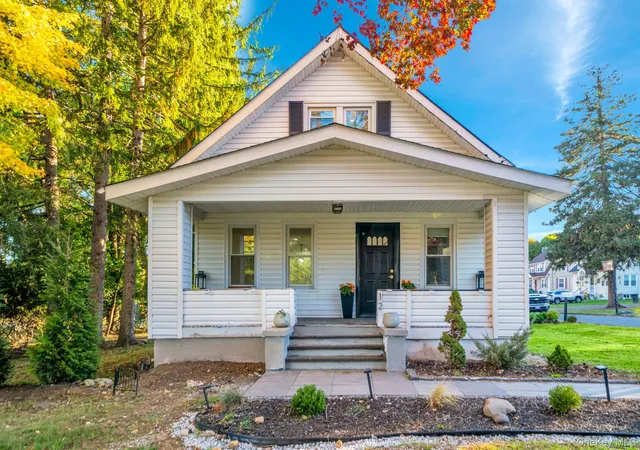 Photo 3 of Single family home for sale at 12 E Nauraushaun Ave, Orangetown, NY 10965 | MLS# 1068106 | Listing updated on 2026-10-29