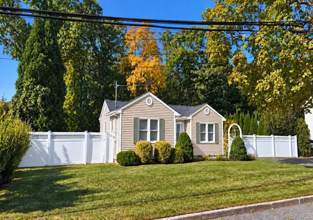 Photo 1 of Single family home for sale at 246 Jackson Ave, Smithtown, NY 11780 | MLS# 1068112 | Listing updated on 2026-10-29