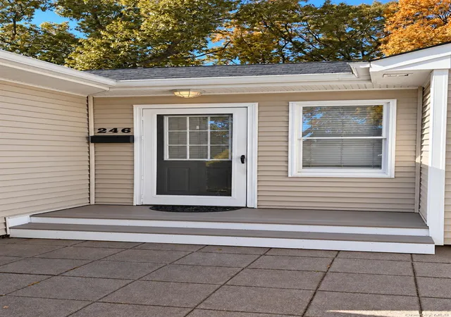 Photo 3 of Single family home for sale at 246 Jackson Ave, Smithtown, NY 11780 | MLS# 1068112 | Listing updated on 2026-10-29