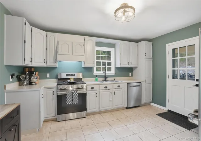 Photo 4 of Single family home for sale at 39 Woodside Dr, Warwick (town), NY 10990 | MLS# 1068158 | Listing updated on 2026-10-29
