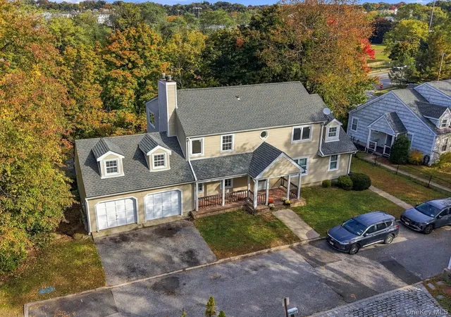 Photo 1 of House for sale at 4 Mariners Way, Oyster Bay, NY 11542 | MLS# 1068207 | Listing updated on 2026-10-30
