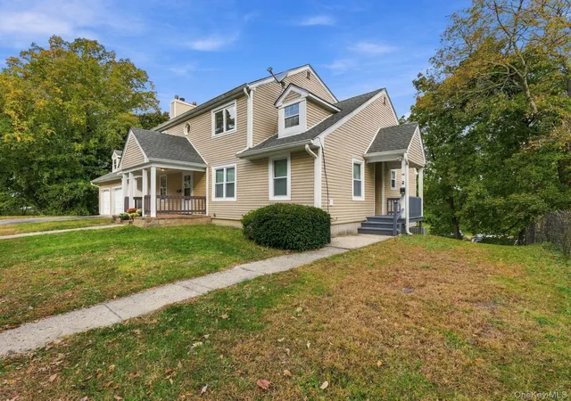 Photo 2 of House for sale at 4 Mariners Way, Oyster Bay, NY 11542 | MLS# 1068207 | Listing updated on 2026-10-30