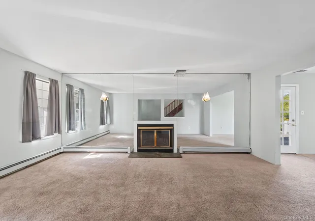 Photo 4 of House for sale at 4 Mariners Way, Oyster Bay, NY 11542 | MLS# 1068207 | Listing updated on 2026-10-30