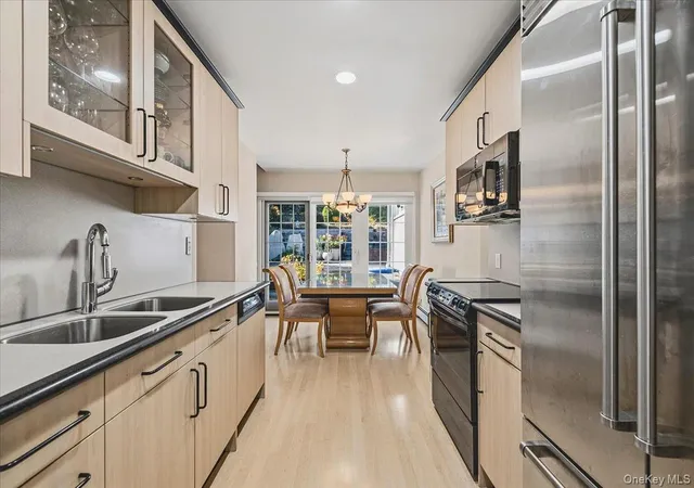 Photo 3 of Single family home for sale at 150 Cow Neck Rd, North Hempstead, NY 11050 | MLS# 1068233 | Listing updated on 2026-10-29