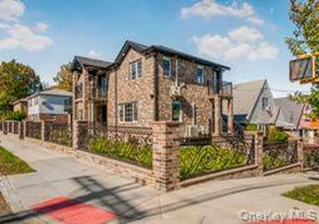Photo 4 of Single family home for sale at 13-18 154 Street, New York, NY 11357 | MLS# 1068291 | Listing updated on 2026-10-29