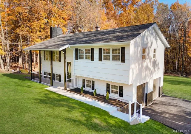 Photo 2 of Single family home for sale at 296 Greeves Rd, Wawayanda, NY 10958 | MLS# 1068319 | Listing updated on 2026-10-30