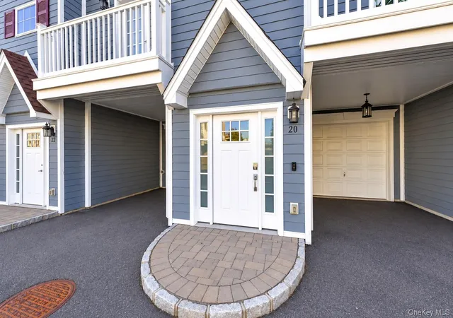 Photo 1 of Single family home for sale at 20 Hearthstone Ct, Oyster Bay, NY 11735 | MLS# 1068378 | Listing updated on 2026-10-30