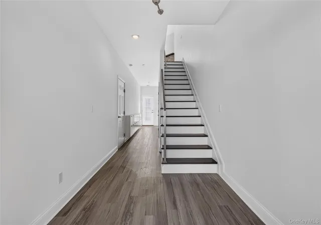 Photo 4 of Single family home for sale at 20 Hearthstone Ct, Oyster Bay, NY 11735 | MLS# 1068378 | Listing updated on 2026-10-30
