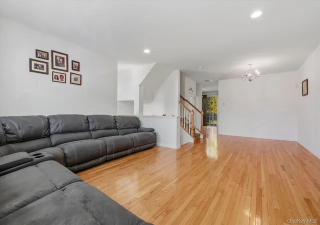 Photo 2 of Single family home for sale at 406 Hawthorn Way, New Windsor, NY 12553 | MLS# 1068422 | Listing updated on 2026-10-29