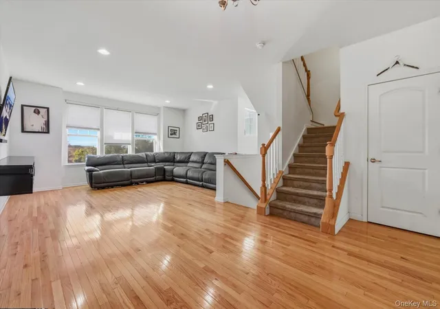Photo 3 of Single family home for sale at 406 Hawthorn Way, New Windsor, NY 12553 | MLS# 1068422 | Listing updated on 2026-10-29