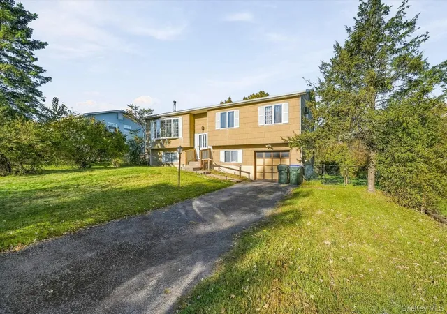 Photo 1 of Single family home for sale at 12 Weather Vane Way, Middletown, NY 10940 | MLS# 1068491 | Listing updated on 2026-10-30