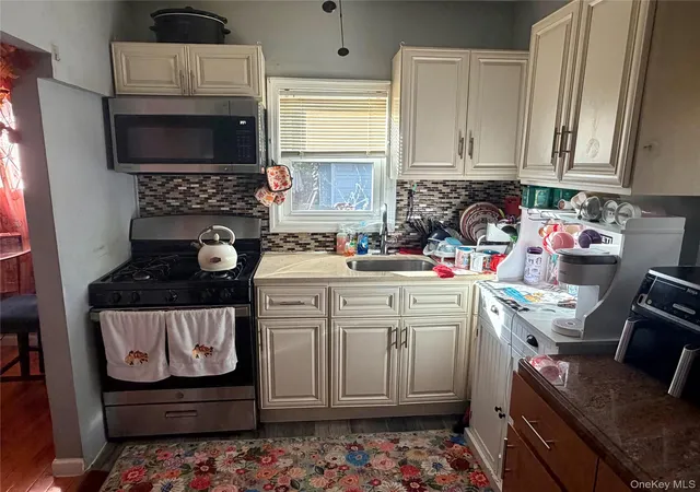 Photo 4 of Single family home for sale at 13040 Van Wyck Expy, New York, NY 11420 | MLS# 1068529 | Listing updated on 2026-10-30