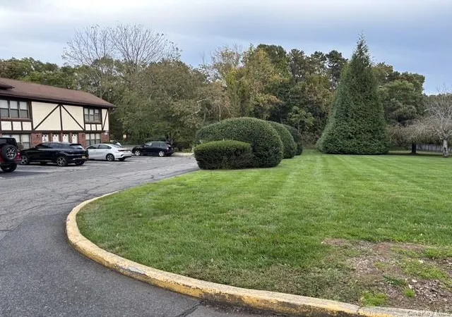 Photo 3 of House for sale at 140 Bailey Ct #140, Brookhaven, NY 11953 | MLS# 1068571 | Listing updated on 2026-10-30