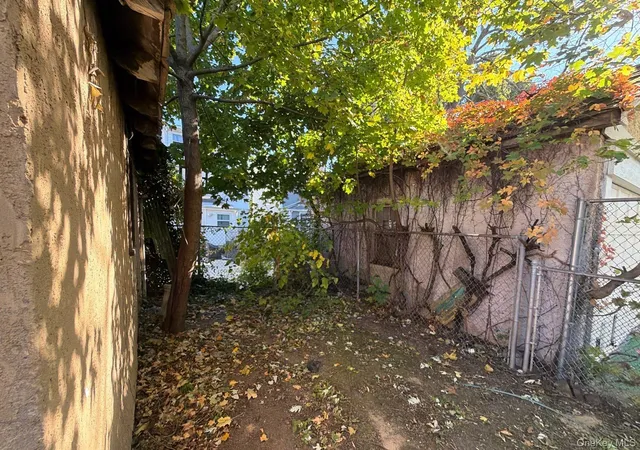 Photo 4 of Single family home for sale at 113-29 202nd Street, New York, NY 11412 | MLS# 1068671 | Listing updated on 2026-10-30