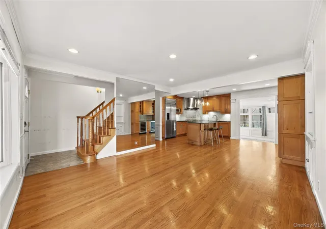 Photo 3 of Single family home for sale at 31 Stoothoff Dr, North Hempstead, NY 11040 | MLS# 1068686 | Listing updated on 2026-10-30